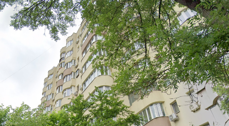 Lacul Tei x Teiul Doamnei, 5 min. Facultatea de constructii si Parcul Tei.